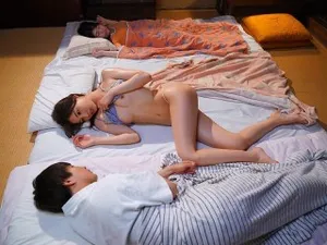 Bố dượng thèm khát đứa con gái riêng của vợ yêu ở tuổi trưởng thành