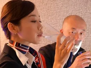 Nữ y tá bím hồng cho tôi bắn tinh vào lồn