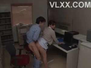 Cô gái nhà kế bên thích mặc đồ xuyên thấu
