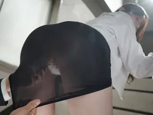 đụ cô đồng nghiệp khó ưa nhưng ngon