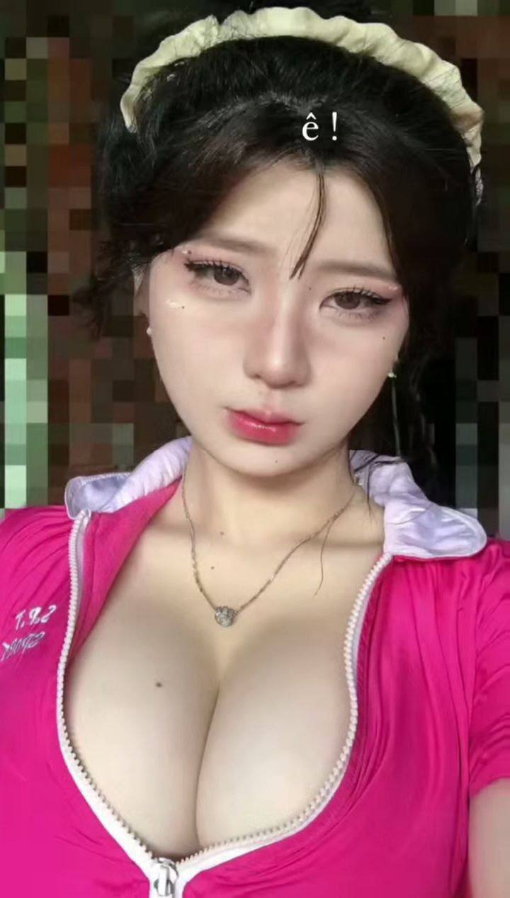 Anh xã vô tâm và bà xã đi làm tóc mỗi tháng chỉ để gặp anh thợ trẻ